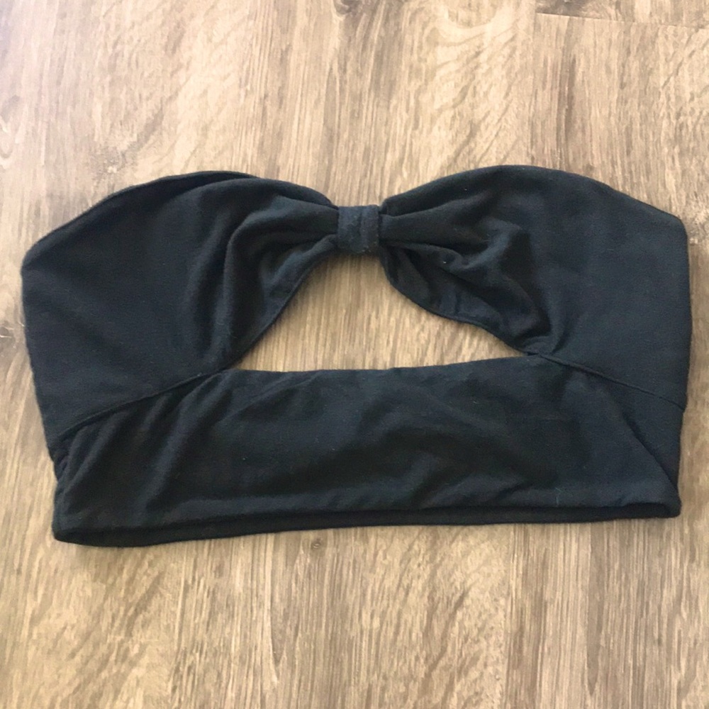 Cut out knot front crop top